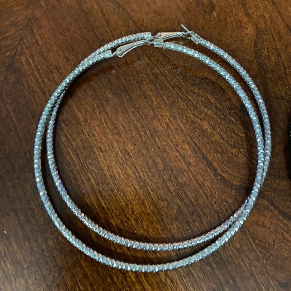 Bracelet, Ring and Earring Set - Picture 5 of 6